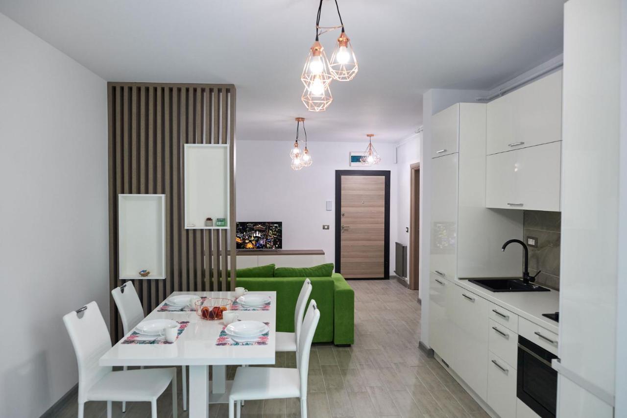 Vibe Apartment- Spa N Pools Beach Resort Năvodari Exterior foto