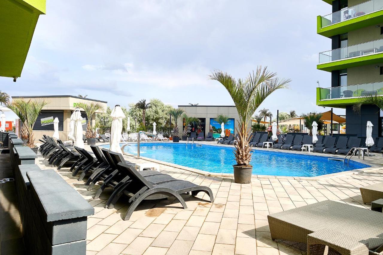 Vibe Apartment- Spa N Pools Beach Resort Năvodari Exterior foto